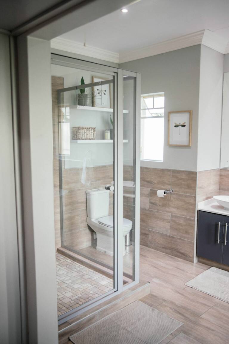Main bathroom